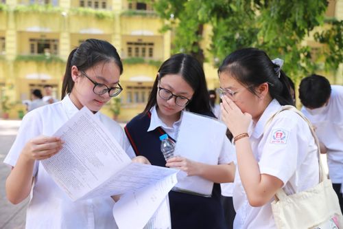 Hoàn thành môn Ngoại ngữ, sỹ tử Thủ đô kết thúc ngày thi đầu tiên