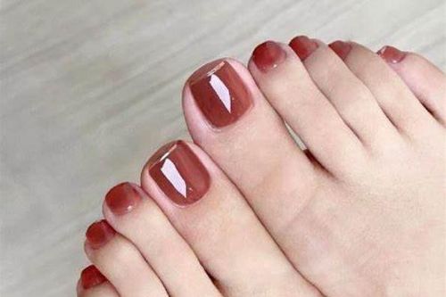 Chăm sóc đôi chân luôn mịn màng trong mùa hè nắng nóng