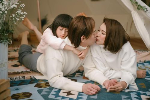 Trang Trần hôn chồng Việt kiều cực ngọt hậu tin đồn rạn nứt