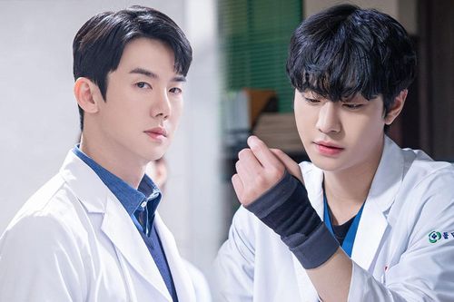 Vừa trở lại, bác sĩ Kang Dong Joo đã cho Ahn Hyo Seop một 'cú tát' đau điếng ở Người Thầy Y Đức 3