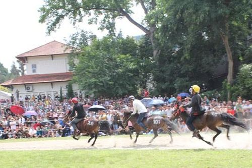 Hấp dẫn chung kết giải đua ngựa thồ trên miền cao nguyên trắng Bắc Hà