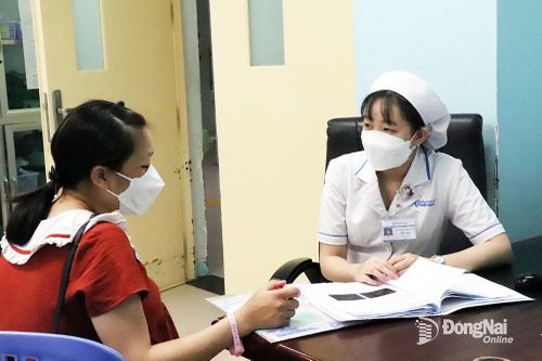 Theo đuổi ước mơ trở thành nữ hộ sinh