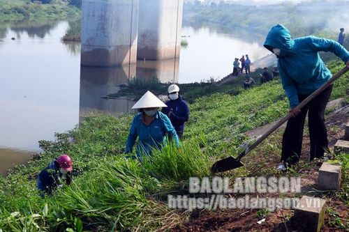 Mai Pha ra quân vệ sinh môi trường tại kè sông Kỳ Cùng khu vực công viên 15/6
