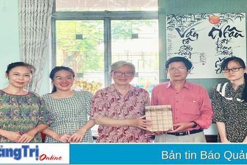 Gửi gắm thông điệp 'cùng yêu hòa bình, cùng ham đọc sách'