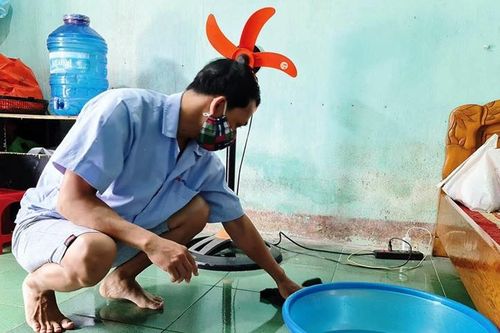 Công nhân khu trọ quay quắt với nắng nóng