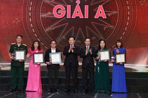 67 tác phẩm báo chí xuất sắc được trao Giải Diên Hồng lần thứ nhất