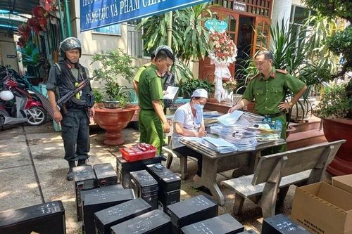 Vì ký khống giấy chứng bệnh giả, 5 bác sĩ bị khởi tố