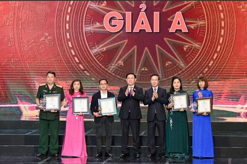 67 tác phẩm báo chí được trao Giải Diên Hồng lần thứ nhất