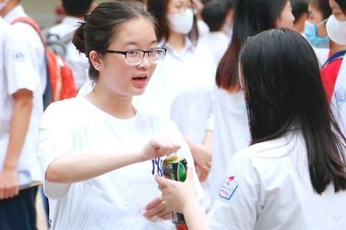 Truyện ngắn 'Những ngôi sao xa xôi' vào đề Ngữ văn thi vào lớp 10 Hà Nội