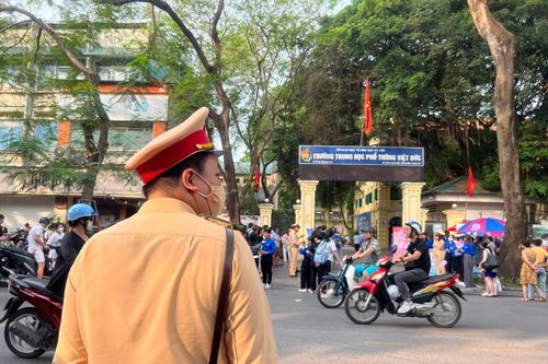 Hà Nội: Giao thông được bảo đảm, không thí sinh nào đến muộn điểm thi