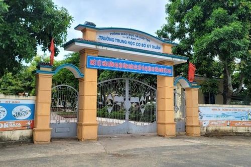 Xin nghỉ phép đi chữa bệnh, 2 giáo viên ở Hà Tĩnh sang Hàn Quốc làm việc