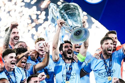 Khoảnh khắc Man City nâng cúp vô địch Champions League