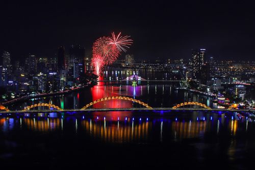 Canada - Pháp kể chuyện tình yêu bằng âm nhạc và ánh sáng