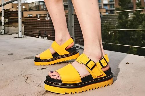Phụ kiện nâng tầm trang phục mùa hè