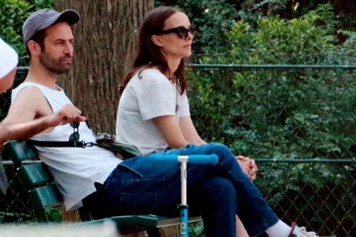 Natalie Portman mệt mỏi bên chồng sau vụ ngoại tình