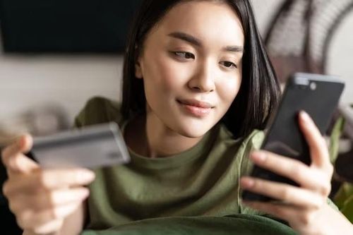 Mất 30.000 USD vì cài app mua sắm giả