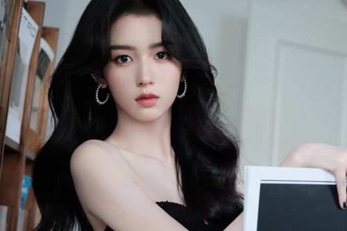 Châu Dã thoát mác 'bình hoa diễn kém'