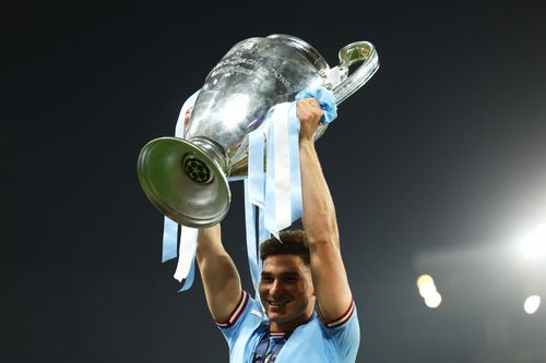 Sao Man City sánh ngang 6 huyền thoại khác trong lịch sử