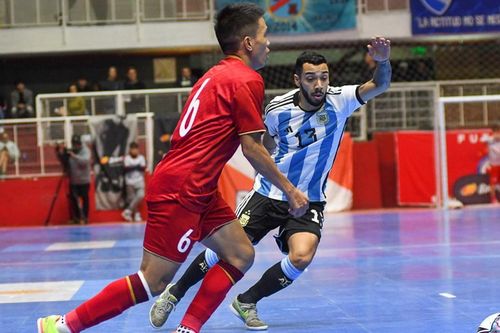 Văn Ý không thể giúp futsal Việt Nam làm nên chuyện trước nhà vô địch World Cup