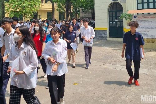 Hà Nội: Đề thi lớp 10 môn Toán tăng độ khó