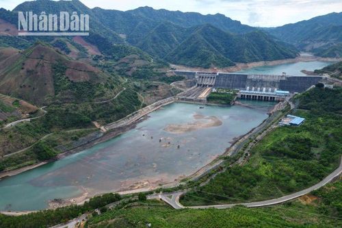 Thủy điện Sơn La trước khó khăn thiếu nước vận hành