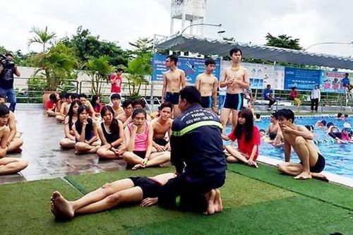 Nhiều trẻ bị đuối nước nguy kịch nhưng sơ cứu ban đầu sai cách