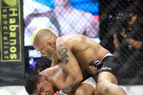 Võ sĩ Robson Oliveira thắng knock-out đẳng cấp tại sự kiện MMA AFC 25