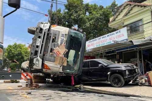 4 phương tiện va chạm trên quốc lộ 4D, 3 người thương vong