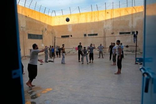 Nhóm người Kurd ở Syria bắt đầu xét xử tù nhân IS
