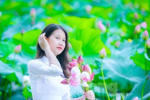 Đoàn viên thanh niên làm điểm check in đẹp như mơ bên đầm sen thơ mộng