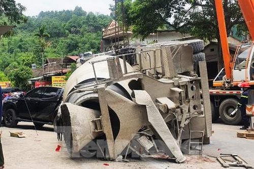 Tai nạn giao thông liên hoàn khiến 2 người tử vong ở Lào Cai