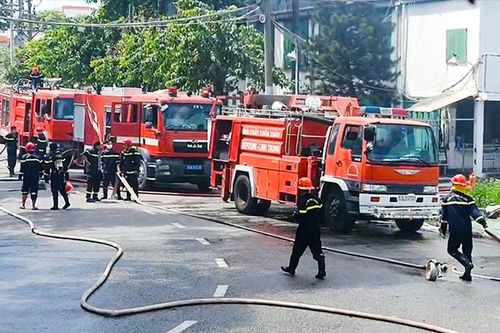 Công ty ở TP. Thủ Đức cháy lớn sau tiếng nổ