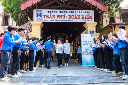Những 'người bạn' đồng hành cùng sỹ tử Thủ đô trong kỳ thi vào 10