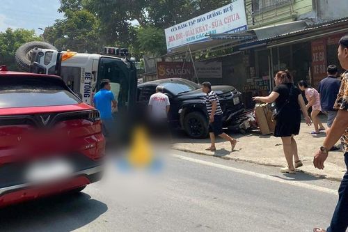 Lào Cai: Xe bồn bị lật gây tai nạn liên hoàn, 3 người thương vong