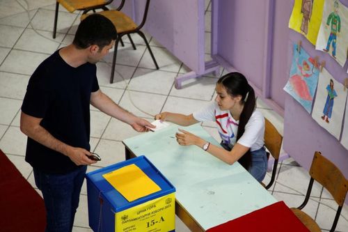 Cử tri Montenegro bỏ phiếu bầu chọn một cơ quan lập pháp mới