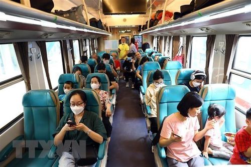 Lượng hành khách tuyến đường sắt Hà Nội-Hải Phòng tăng trưởng mạnh