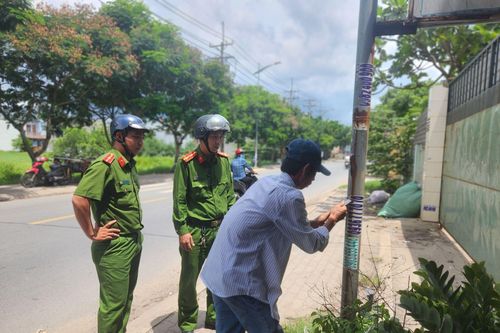 TP Hồ Chí Minh: Phát hiện, xử lý các đối tượng dán quảng cáo, rao vặt trái phép