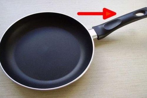 Lỗ nhỏ trên tay cầm xoog, chảo có tác dụng gì? Nhiều người không biết tưởng chỉ để trang trí