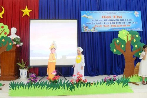 Thiếu nhi Châu Phú thi kể chuyện theo sách