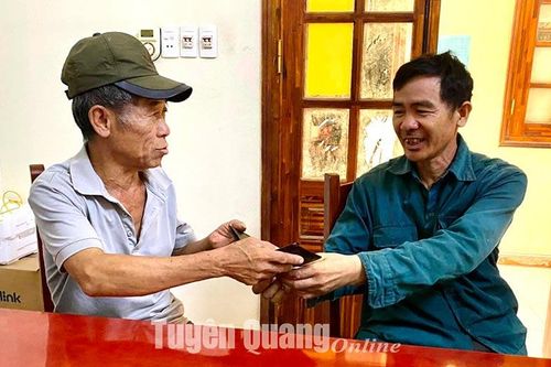 Ông Quyết nhặt được hơn 3,4 triệu đồng trả lại người đánh rơi