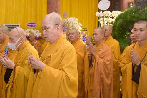 Ban Trị sự Phật giáo Q.1 và các đoàn viếng tang Trưởng lão Hòa thượng Thích Thanh Sơn