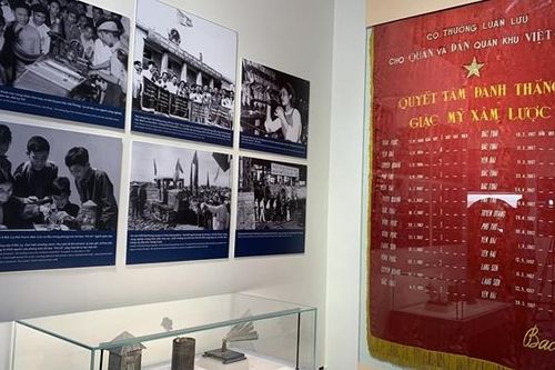 Cận cảnh tài liệu, hiện vật gắn với phong trào thi đua yêu nước