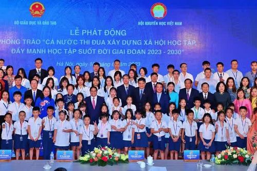 75 năm ngày Chủ tịch Hồ Chí Minh ra Lời kêu gọi thi đua ái quốc - ghi sâu lời dặn 'diệt giặc dốt'