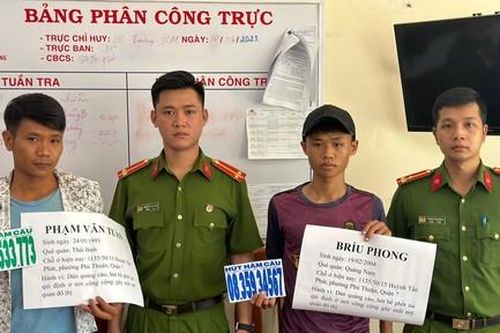 TPHCM: Tiếp tục phát hiện, xử lý nhiều đối tượng dán quảng cáo trái phép