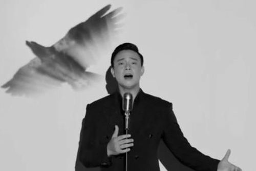 Ca sĩ Đông Hùng rực rỡ sắc màu trong album đánh dấu 10 năm ca hát