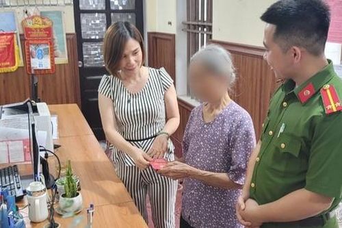 Công an xã kịp ngăn cụ bà chuyển 100 triệu đồng cho kẻ lừa đảo