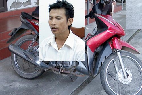 Kẻ nghiện ma túy dùng búa cướp 'xe ôm' trên bờ đê sông Hồng