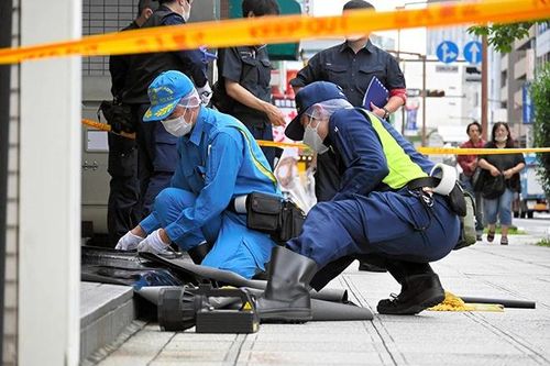 Cướp táo tợn cửa hàng đồng hồ cao cấp giữa ban ngày tại Nhật Bản