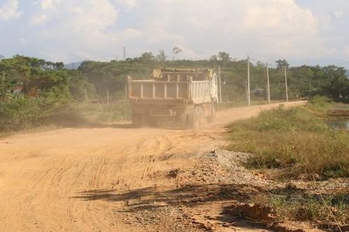 Huế: Đường dài hơn 1,7km thi công gần 3 năm chưa xong