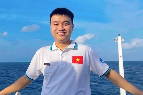 Ủy viên Ban thường vụ Đoàn trường Đại học Bách khoa với chuyến đi đặc biệt đến Trường Sa